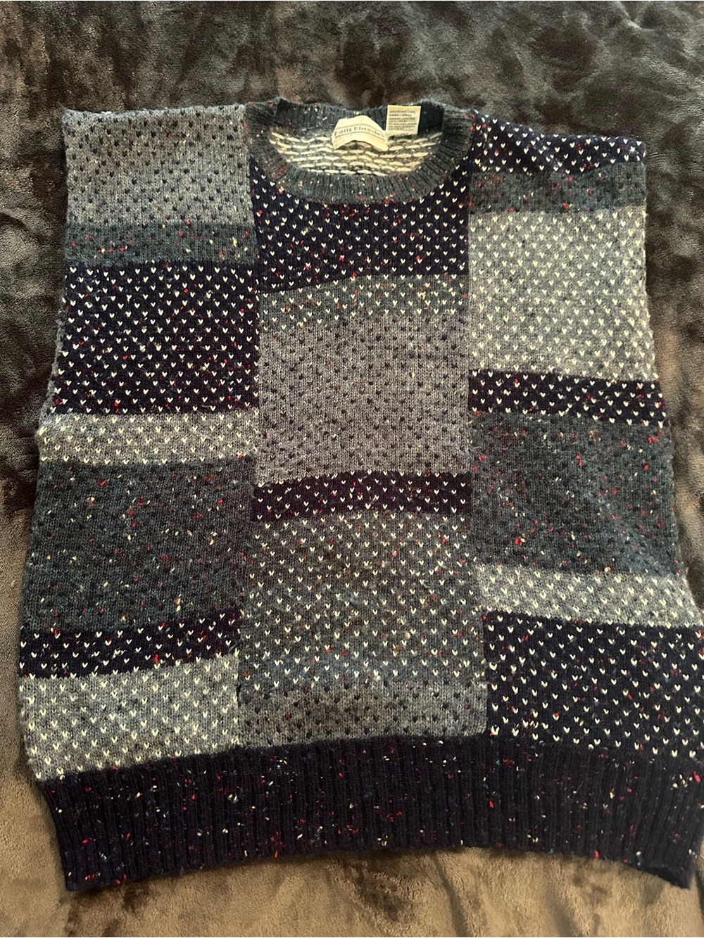 Women’s super rare vintage wool sleeveless top 1980’s hearts cottage core